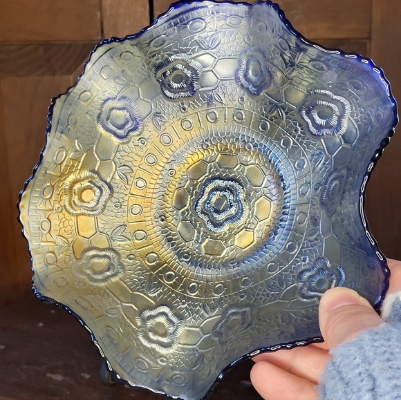 Antique Fenton "Captive Rose" carnival glass bowl - Picture 10 of 15